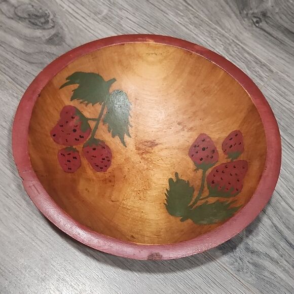 RARE Vintage Wooden Hand Painted Strawberry Bowl - Picture 1 of 6
